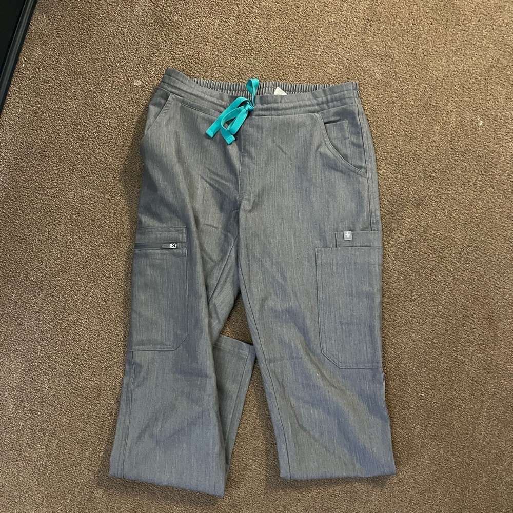 FIGS Women's Yola Skinny Scrub Pants Graphite